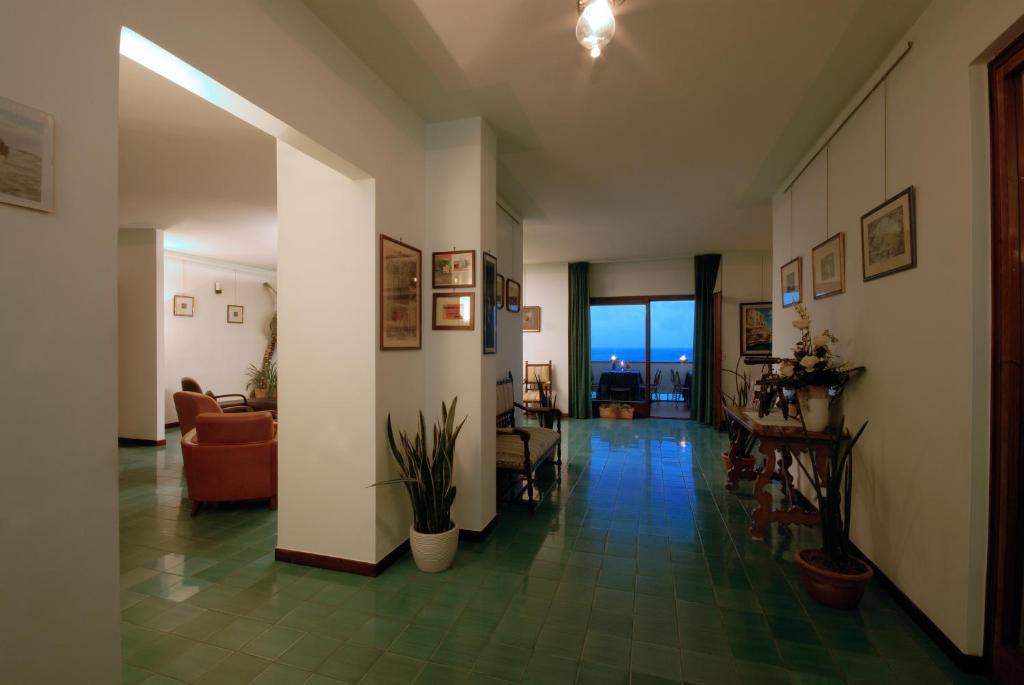 Hotel Grotta Palazzese 5*