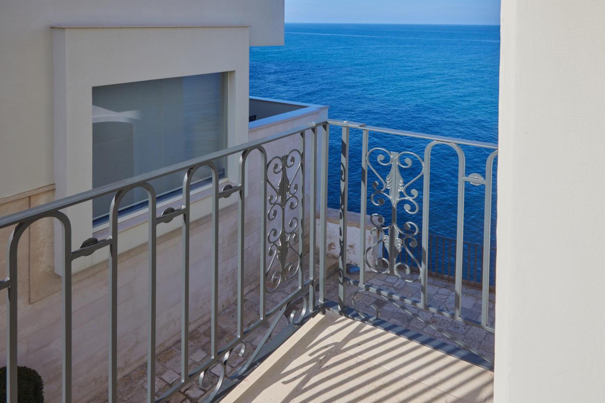 Grotta Palazzese Hotel 5*